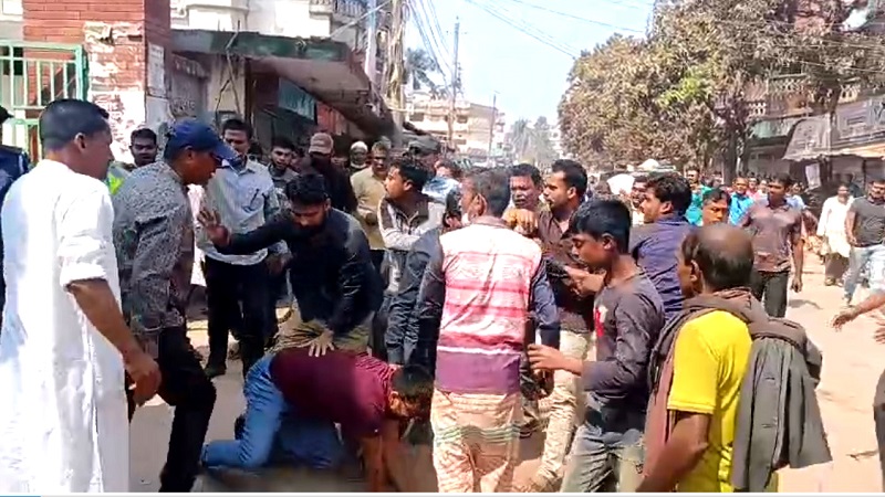 BNP infighting leaves 12 hurt in Jhenaidah